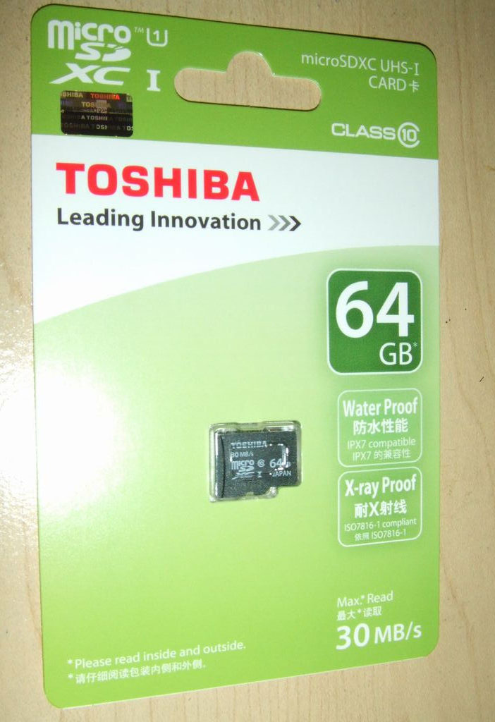 amazonでマイクロSDカード64GBを購入