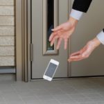 スマホにストラップホール付けてみました。これは意外といい・・かも？